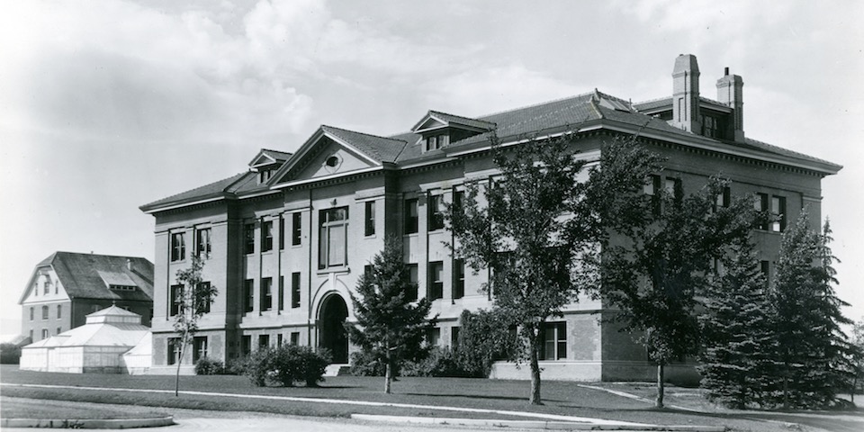 Linfield Hall, Black & White photo from Library Archives